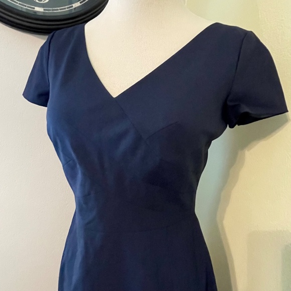 Banana Republic NWT size 0 Suiting dress Navy - Picture 2 of 9